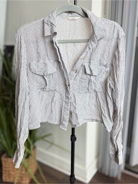 Striped Cropped Button-Up Shirt — Cream & Black